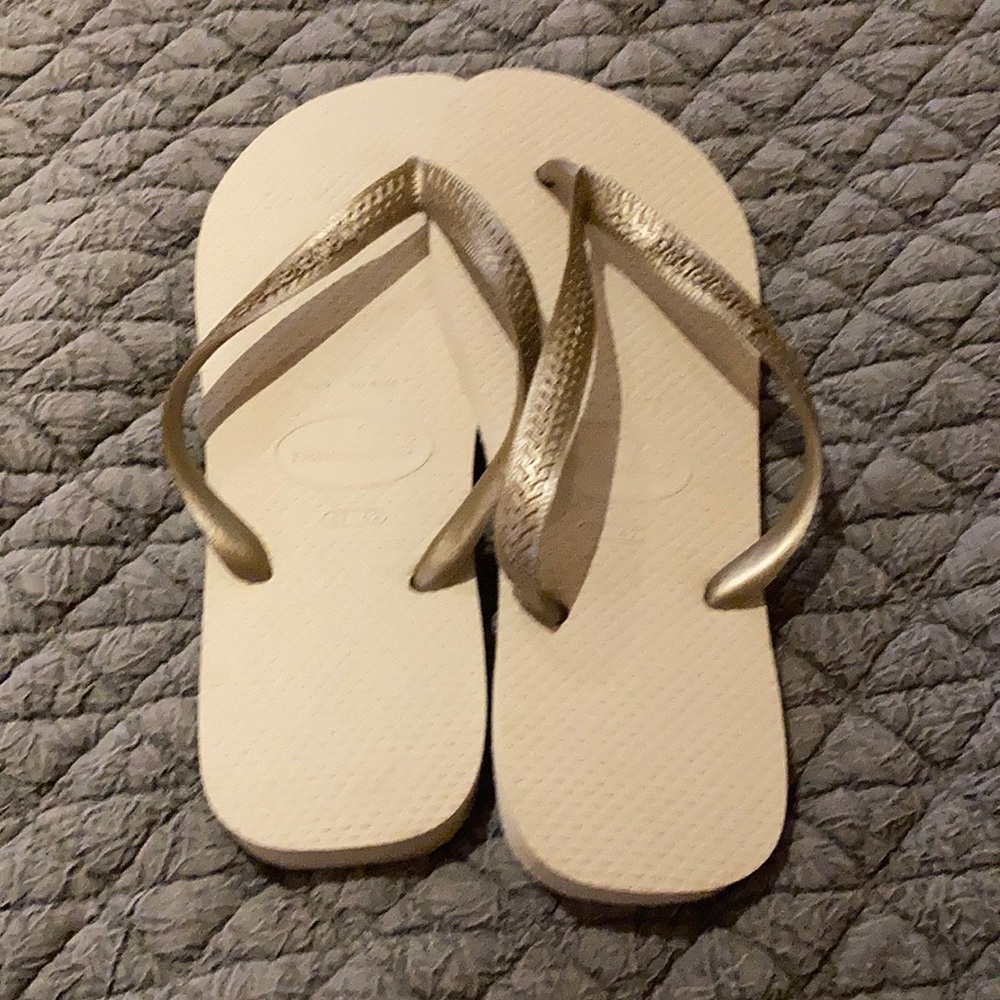 Thick strap gold havianas